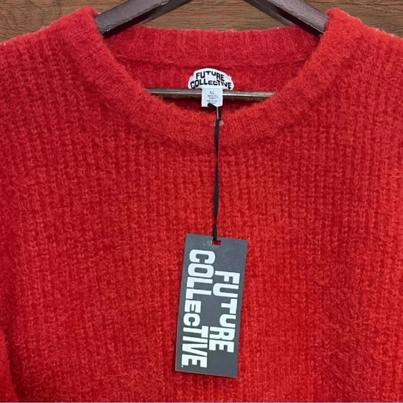 XL Crewneck Relaxed Teddy Sweater Future Collective Red - Picture 4 of 9
